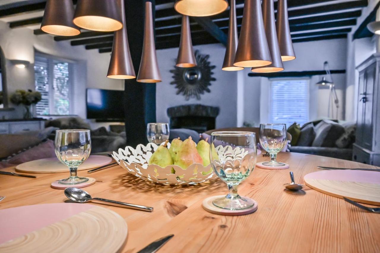 A Superb Bijou Retreat With Jacuzzi Near An Excellent Village Pub 耶尔弗顿 外观 照片