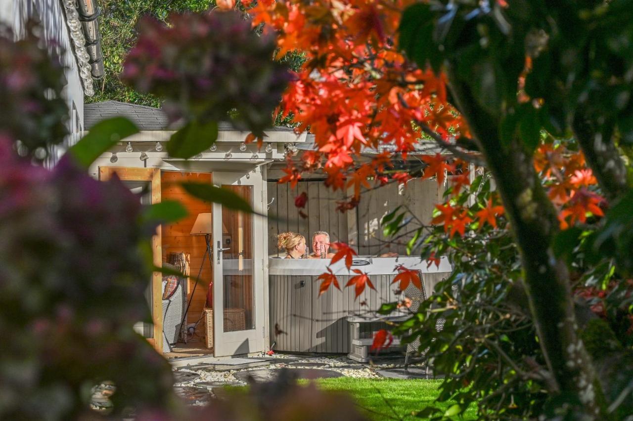 A Superb Bijou Retreat With Jacuzzi Near An Excellent Village Pub 耶尔弗顿 外观 照片