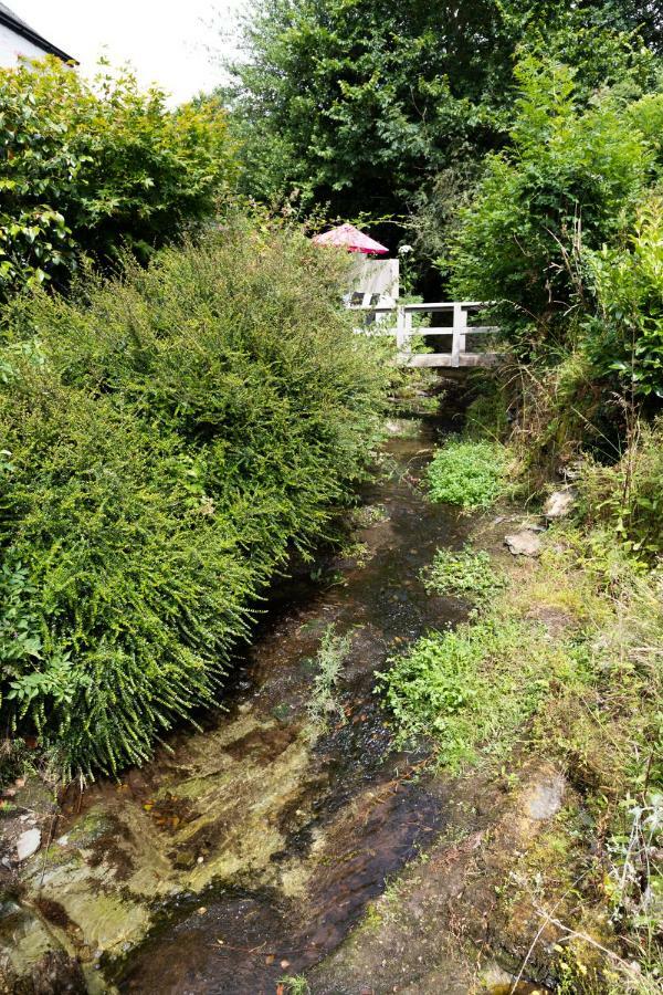 A Superb Bijou Retreat With Jacuzzi Near An Excellent Village Pub 耶尔弗顿 外观 照片